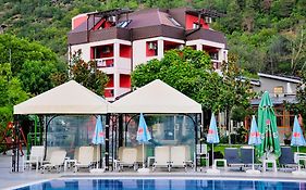 Елеганс СПА Хотел